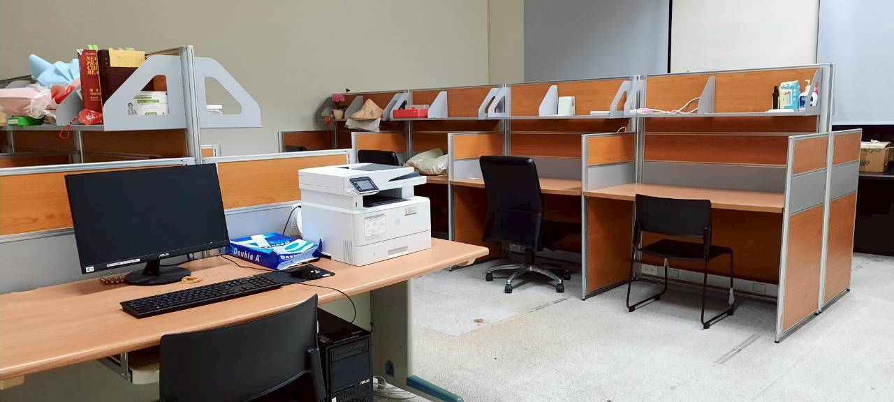 人社一館 D103 研究生研究室